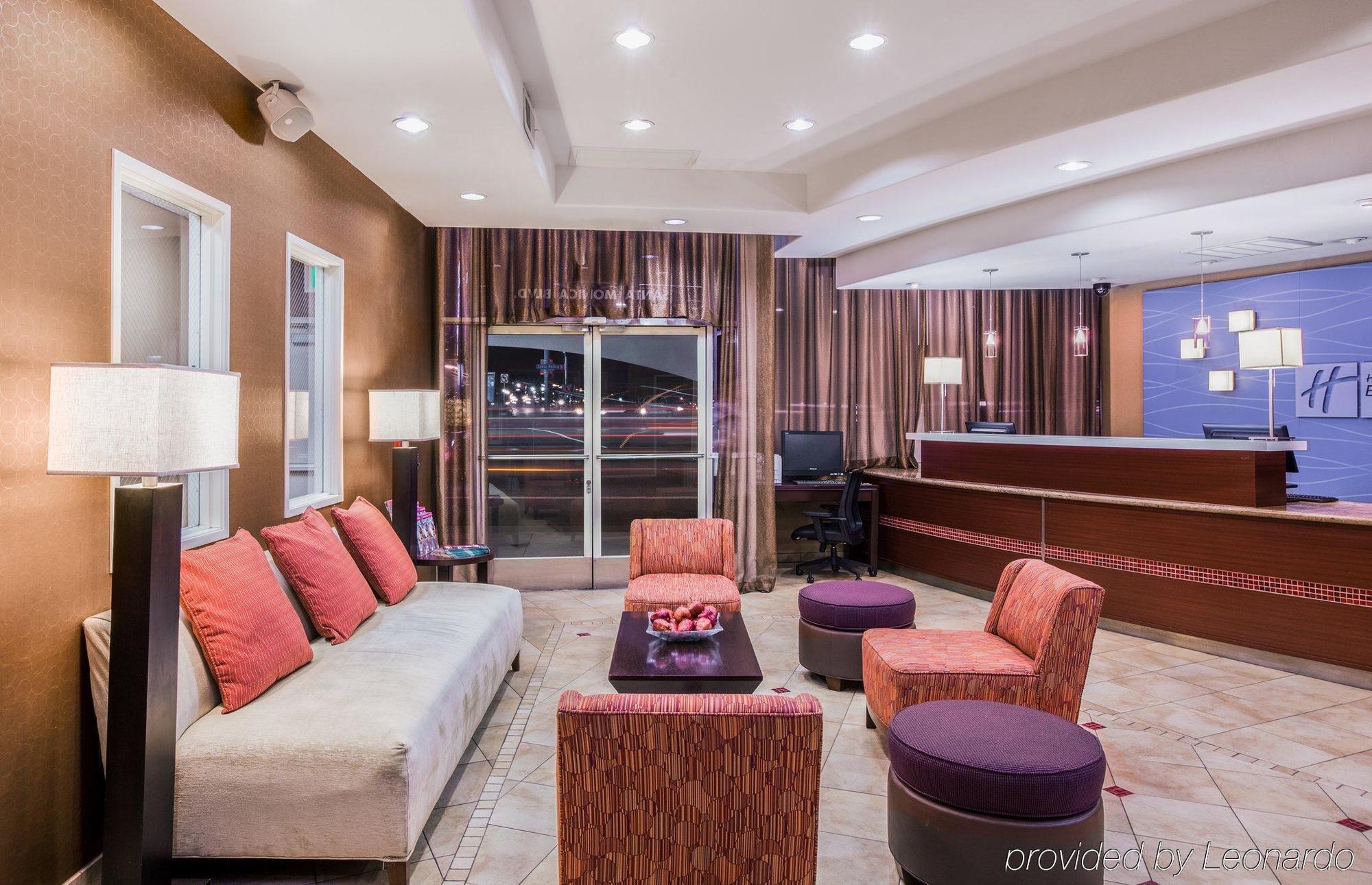 Express West Angeles By Ihg Hotel 3*