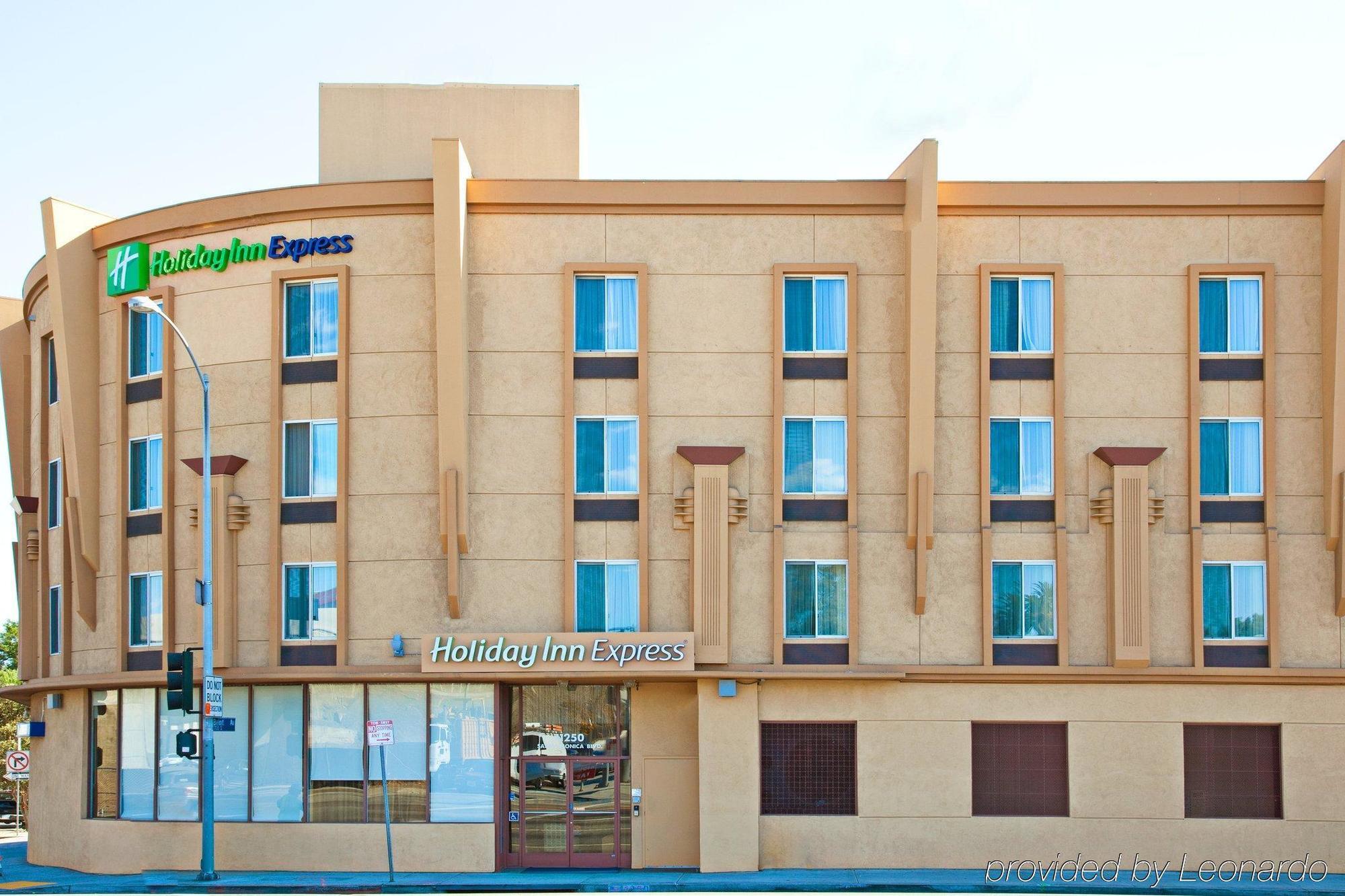 Express West Angeles By Ihg 3*